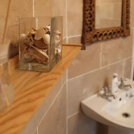 The Windmill - Whitby Bed & Breakfast 3*